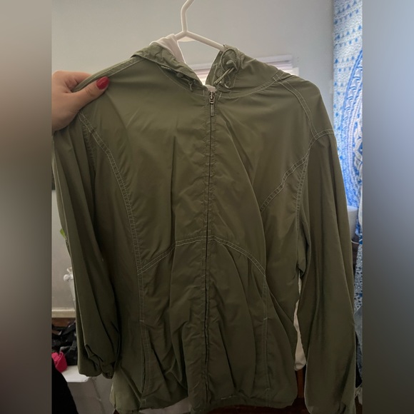 This is a olive green jacket with a zipper. I love it i just grew out of it. - Picture 1 of 1